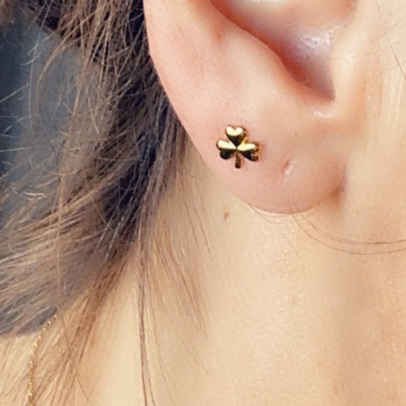 14k Gold Vermeil Shamrock Lucky Clover Stud Earrings - Picture 6 of 11